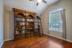 556 Bretts Way, Burleson, TX 76028 - Photo 6