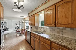 503 Summit Ridge Dr, Euless, TX 76039 - Photo 10