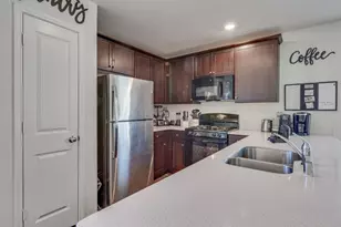 1112 Lady Bird St, Ennis, TX 75119 - Photo 10