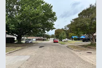 1307 Neptune Road, Dallas, TX 75216 - Photo 16