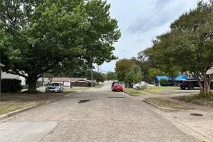 1307 Neptune Rd, Dallas, TX 75216 - Photo 16