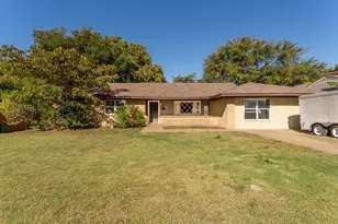 5720 Whitman Ave, Fort Worth, TX 76133 - Photo 2