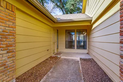 601 N Riverside Drive, Grapevine, TX 76051 - Photo 4