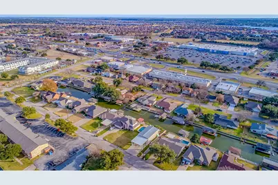 704 Tahiti Drive, Granbury, TX 76048 - Photo 40