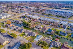 704 Tahiti Dr, Granbury, TX 76048 - Photo 40