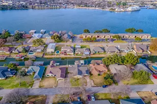 704 Tahiti Dr, Granbury, TX 76048 - Photo 1