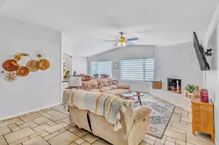 704 Tahiti Dr, Granbury, TX 76048 - Photo 22