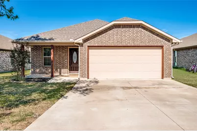 508 W Copenhavr Street, Pilot Point, TX 76258 - Photo 2