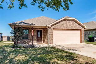 508 W Copenhavr St, Pilot Point, TX 76258 - Photo 1