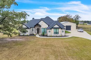 2044 Eastfield Dr, Wills Point, TX 75169 - Photo 2