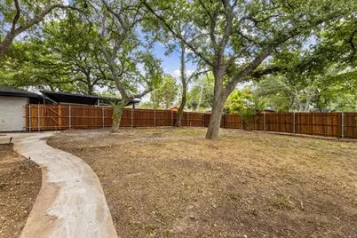 810 Sharpshire Street, Grand Prairie, TX 75050 - Photo 36