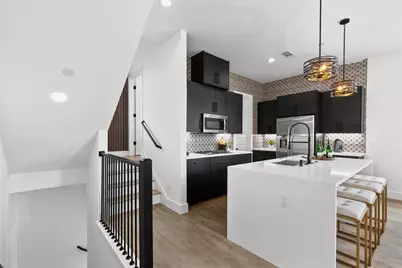 727 W 10th Street #101, Dallas, TX 75208 - Photo 4