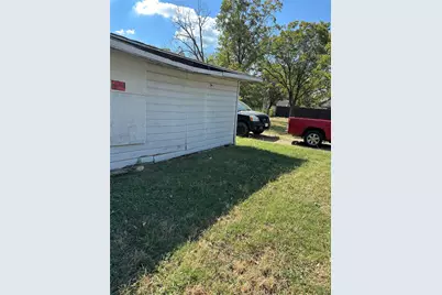 2435 Iroquois Street, Dallas, TX 75212 - Photo 2