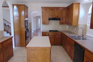 212 Crystal Lake Dr, DeSoto, TX 75115 - Photo 4