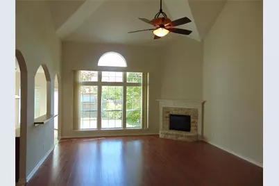212 Crystal Lake Drive, DeSoto, TX 75115 - Photo 2