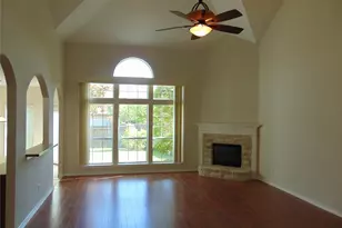 212 Crystal Lake Dr, DeSoto, TX 75115 - Photo 2