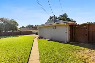 6305 Annapolis Ln, Dallas, TX 75214 - Photo 14