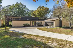 3092 Woodglen Dr, Commerce, TX 75428 - Photo 4