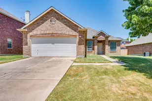 1913 Silver Leaf Dr, Little Elm, TX 75068 - Photo 1