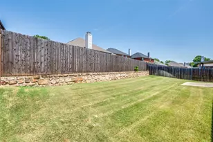 1913 Silver Leaf Dr, Little Elm, TX 75068 - Photo 14