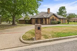 1178 E Oval Dr, Athens, TX 75751 - Photo 1