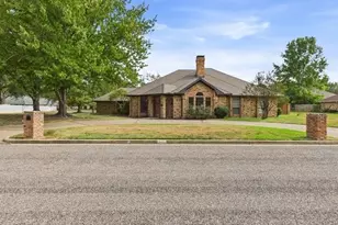 1178 E Oval Dr, Athens, TX 75751 - Photo 2