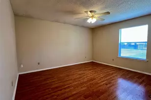 1321 Darr St, Irving, TX 75061 - Photo 4