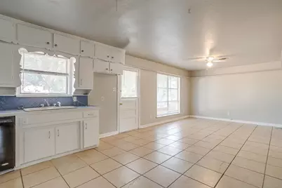 5608 Trail Lake Drive, Fort Worth, TX 76133 - Photo 6
