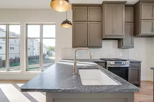 302 Foch St, Fort Worth, TX 76107 - Photo 10