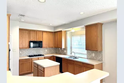 7728 Parkwood Plaza Drive, Fort Worth, TX 76137 - Photo 8