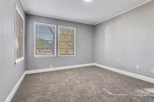 421 W 8th St, Lancaster, TX 75146 - Photo 12