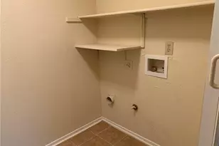 1913 Wyndemere Ln, Garland, TX 75042 - Photo 10