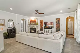 6908 Winthorp Dr, Arlington, TX 76001 - Photo 8