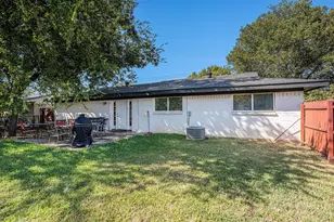 807 Poindexter Ave, Cleburne, TX 76033 - Photo 16