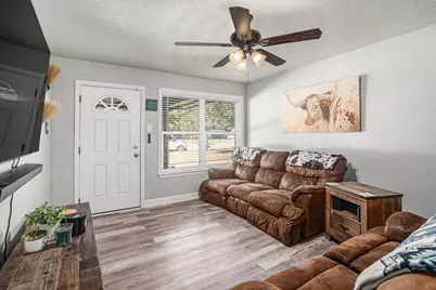 807 Poindexter Avenue, Cleburne, TX 76033 - Photo 4