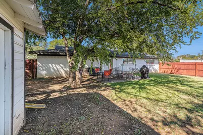 807 Poindexter Avenue, Cleburne, TX 76033 - Photo 24