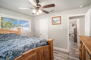 807 Poindexter Ave, Cleburne, TX 76033 - Photo 16