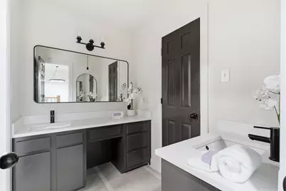 401 Rocky Canyon Court, Arlington, TX 76011 - Photo 32