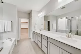 924 Crest Breeze Dr, Fort Worth, TX 76052 - Photo 32