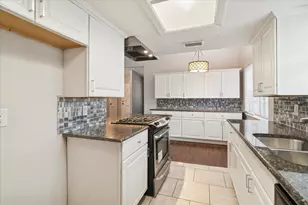 3908 Cody Ct, Irving, TX 75062 - Photo 12