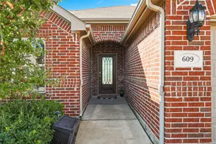609 Meadowedge Ln, Denton, TX 76207 - Photo 6