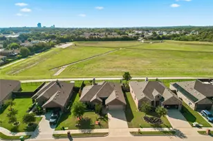 609 Meadowedge Ln, Denton, TX 76207 - Photo 38