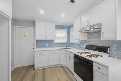 2104 W Lotus Avenue, Fort Worth, TX 76111 - Photo 2