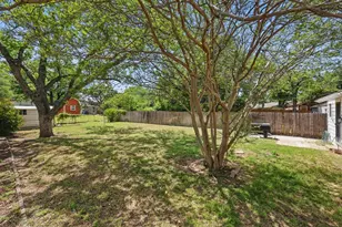2104 W Lotus Ave, Fort Worth, TX 76111 - Photo 22