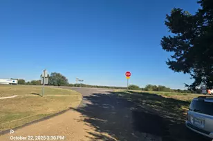 912 E Letava Dr, Mabank, TX 75147 - Photo 2