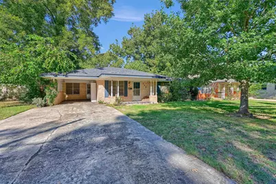 205 N Union Street, Whitesboro, TX 76273 - Photo 2