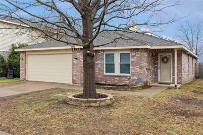 5220 Royal Burgess Drive, Fort Worth, TX 76135 - Photo 2