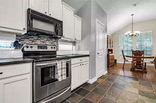 325 Redhead Dr, Little Elm, TX 75068 - Photo 8