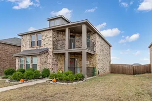 2256 Spring Hollow Dr, Lancaster, TX 75134 - Photo 4