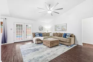 228 Wildfire Dr, Lewisville, TX 75067 - Photo 4